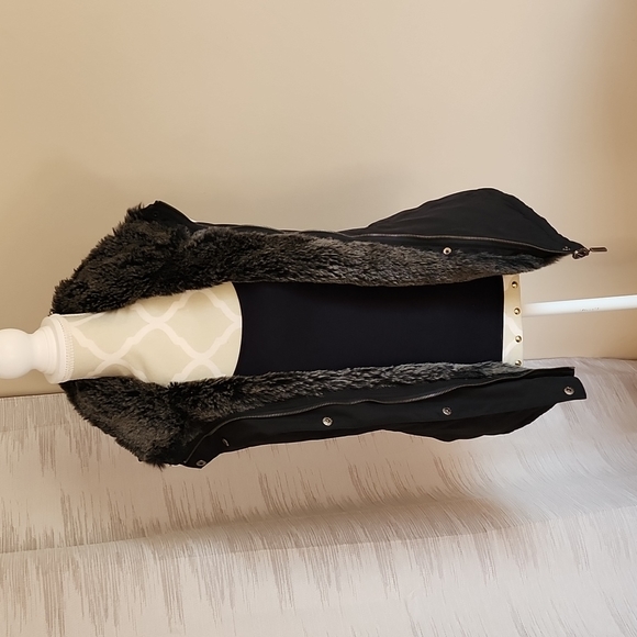 Lady Hathaway Faux Fur Lined Vest - Picture 2 of 6